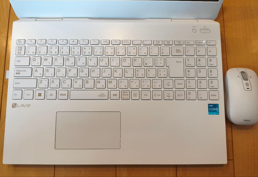 【最終値下　超美品　昨年購入】LAVIE　PC-N1535FAW パールホワイト