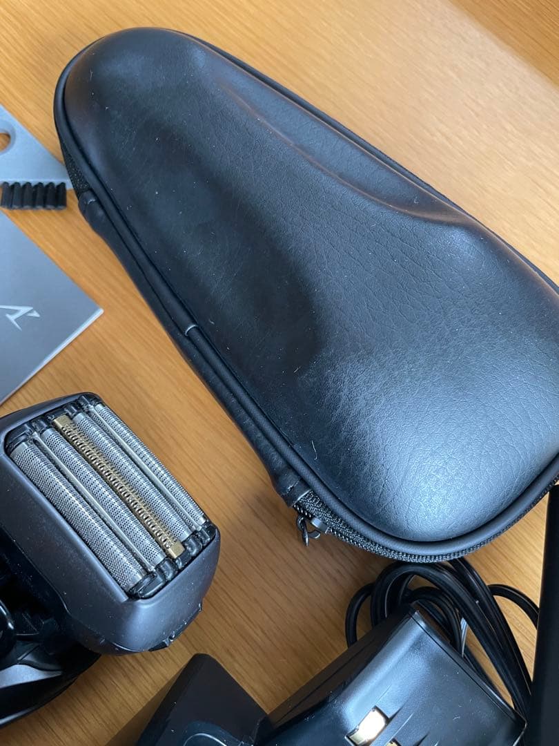 ラムダッシュPROシェーバー5枚刃 全自動洗浄充電器 ES-LV7W ケース付き