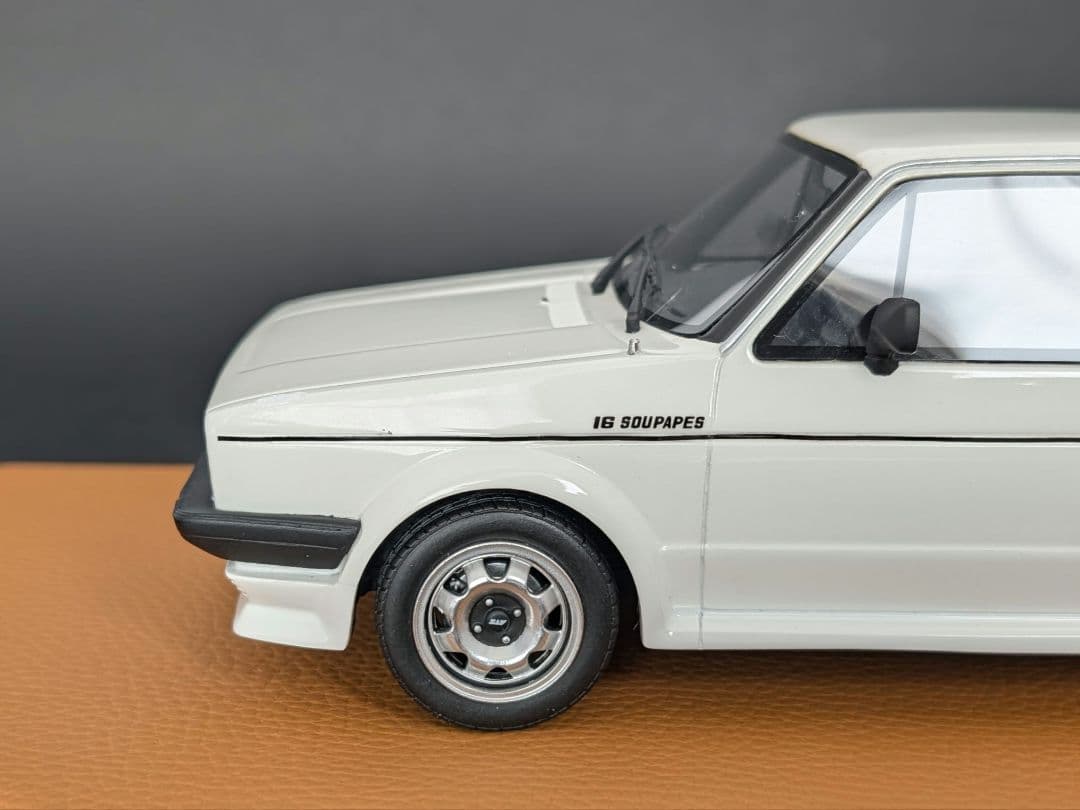 OttO 1/18 VW ゴルフ GTI 16S エッティンガー【補修箇所あり】
