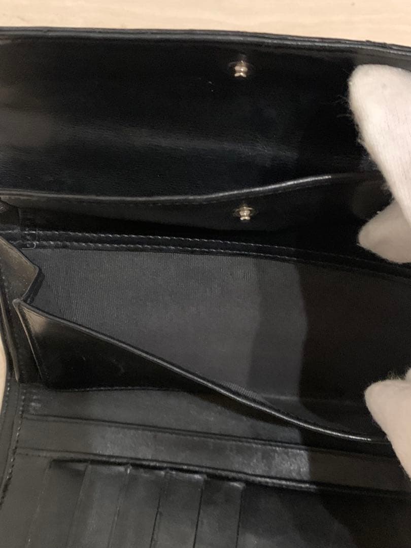 シャネルCHANEL黒色　長財布　Vステッチ　新品のショルダー付