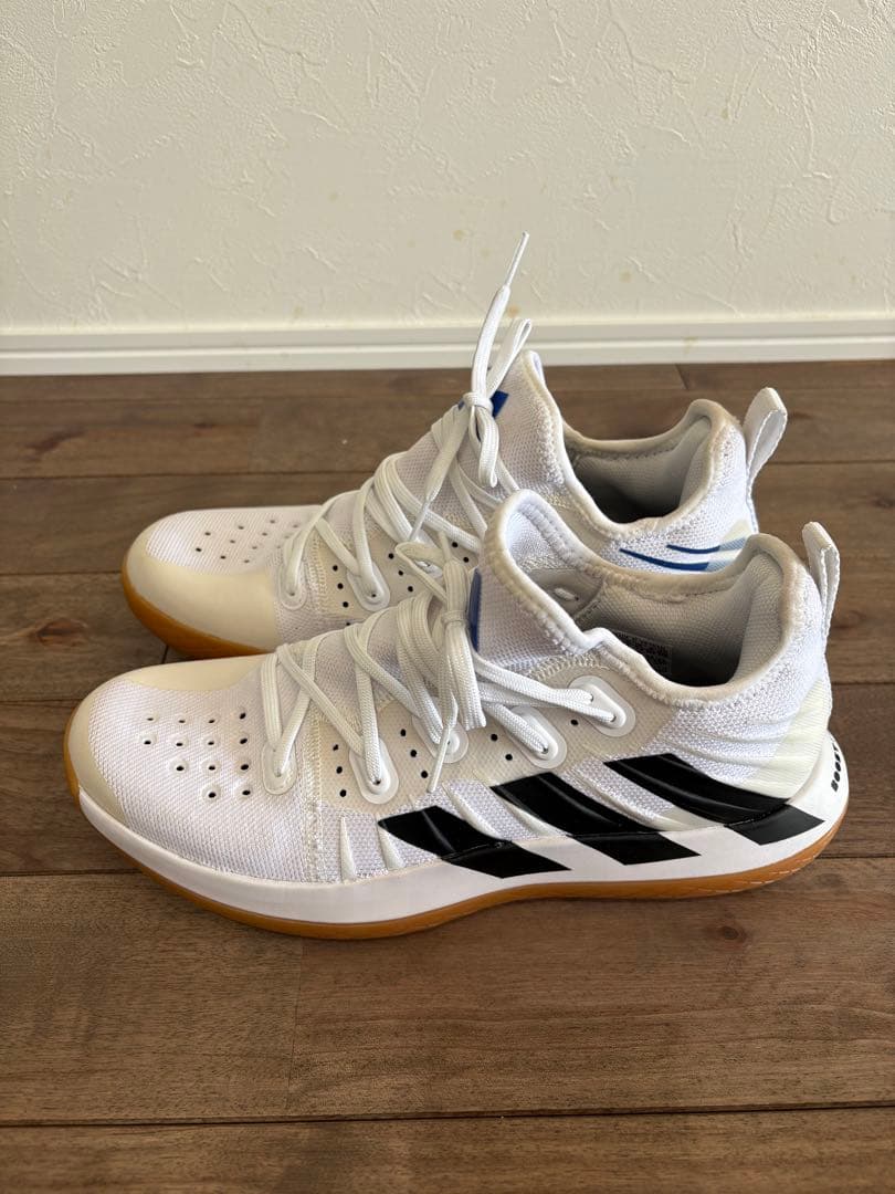 adidas バレーボールシューズ ホワイト/ブルー/ブラック