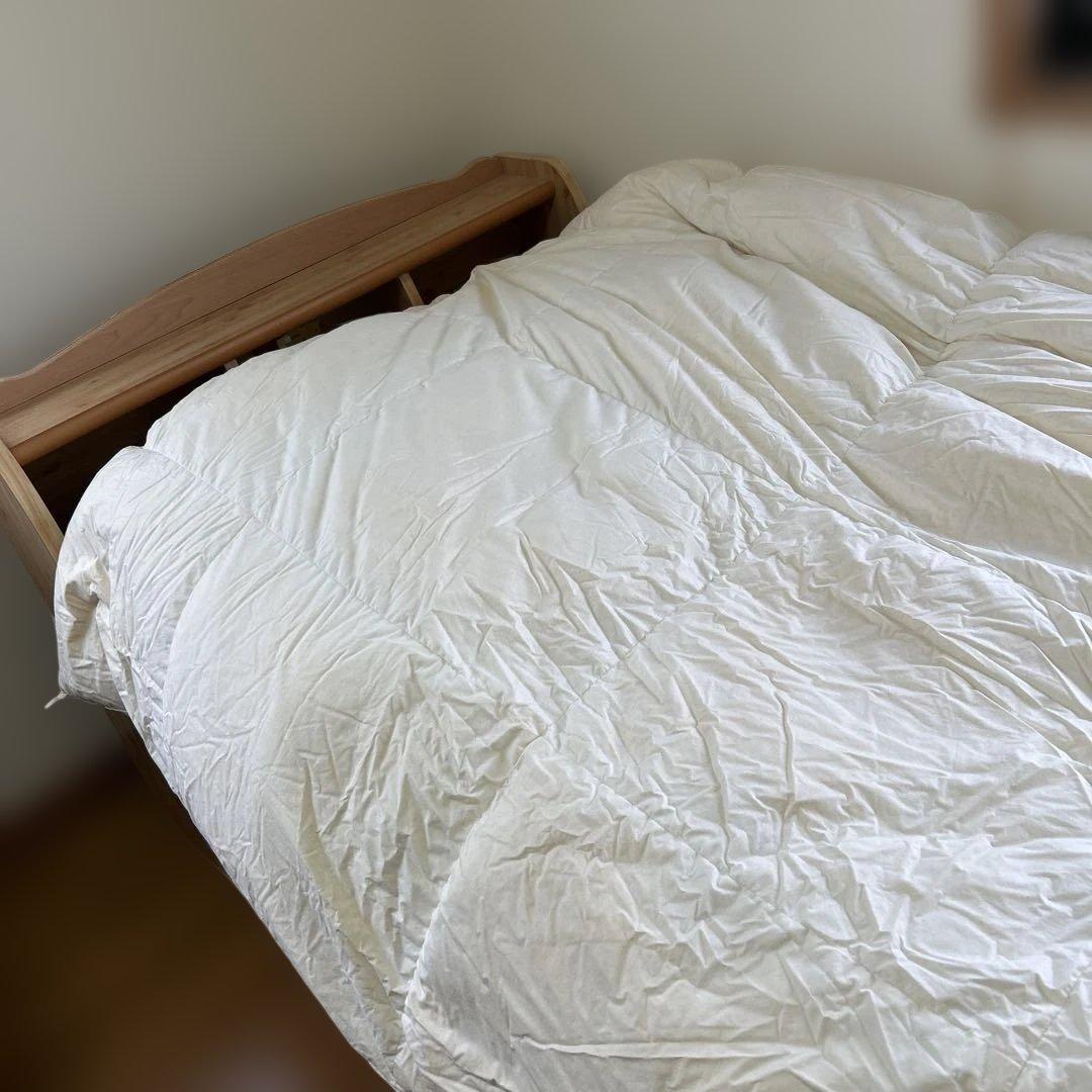 11. シンプル　ホワイトシングル高級羽毛掛け布団　Ｄ90％ ふわふわあったかい