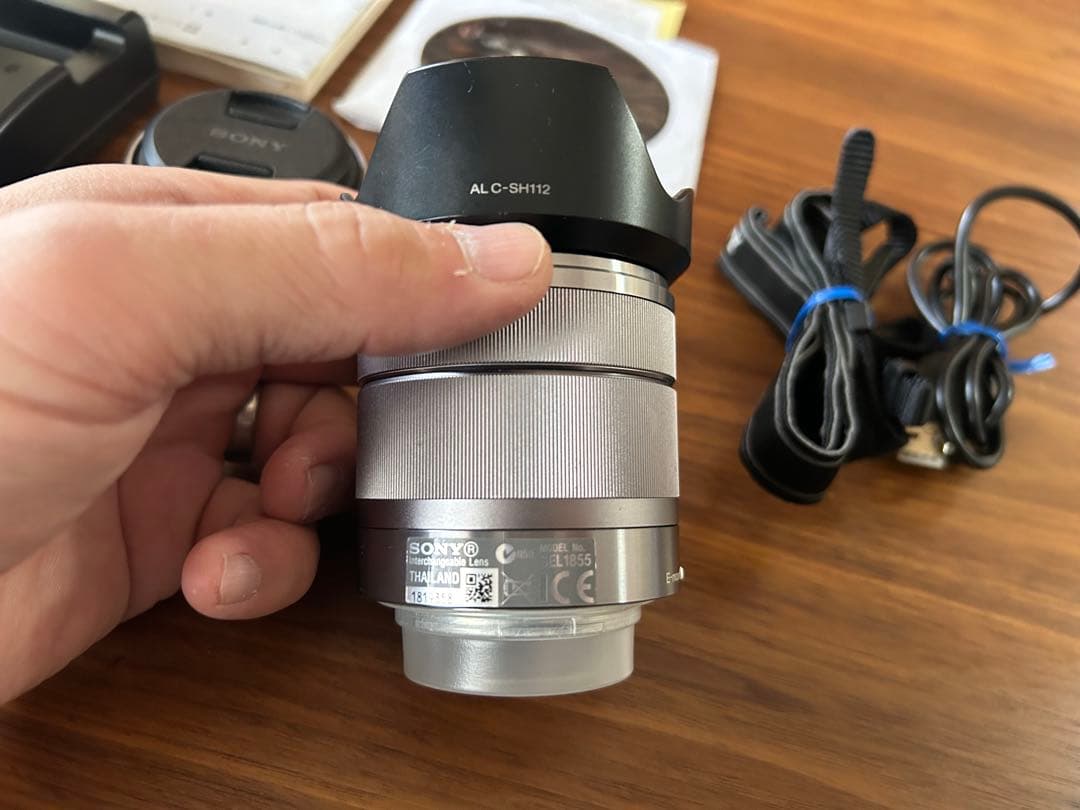 SONY NEX-5R ミラーレスカメラ Eマウント　レンズ他おまけ付き