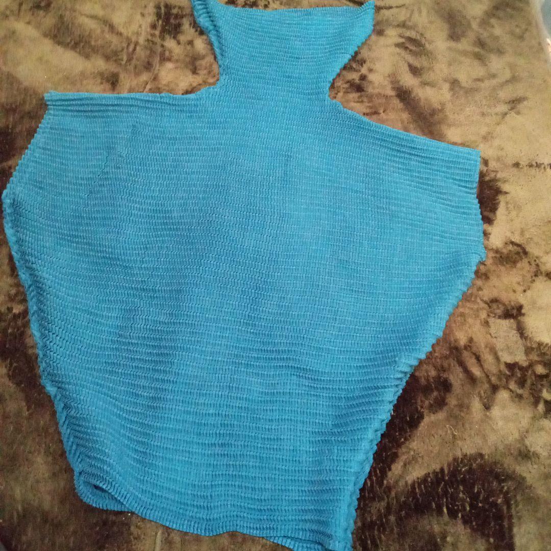 ISSEY MIYAKE　ウール混　ハイネック　ドルマントップス　鱗プリーツ