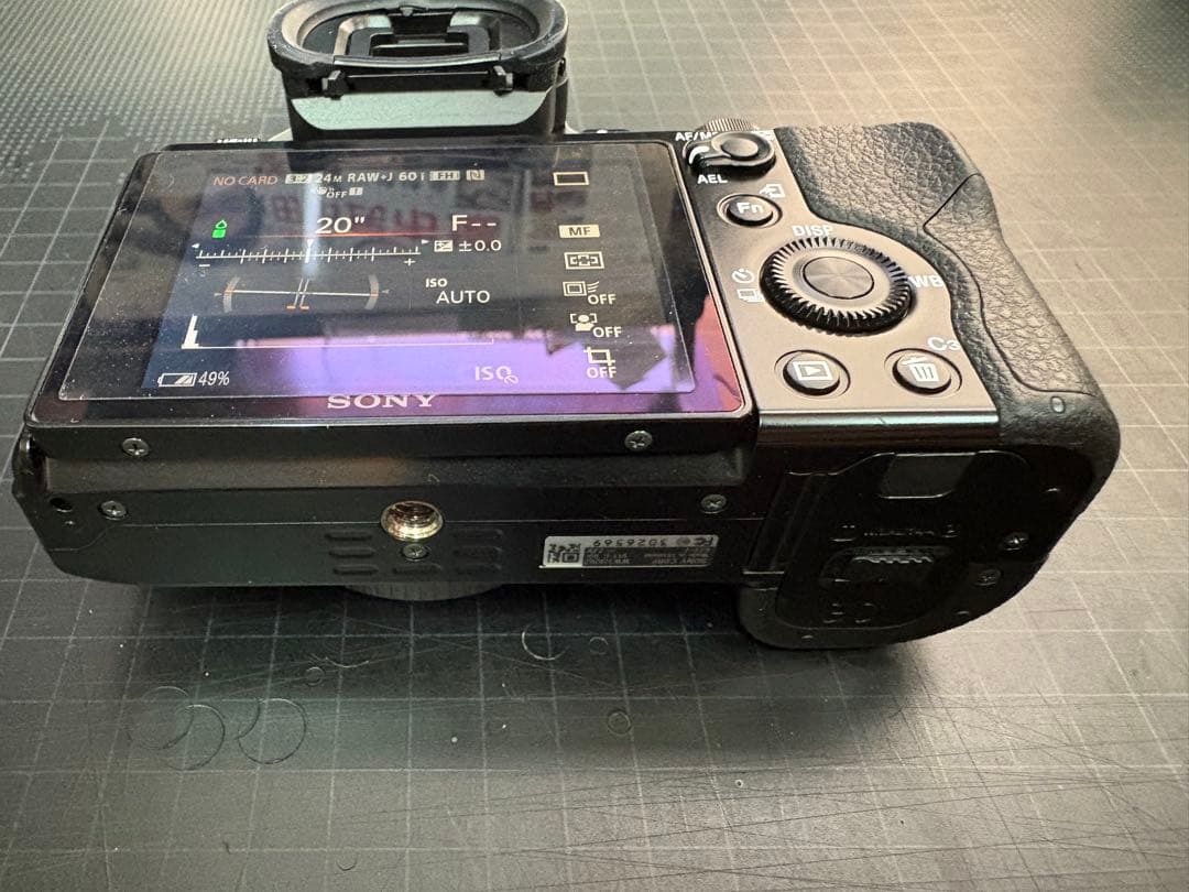美品 SONY α7 ボディ（ILCE-7）フルサイズミラーレス