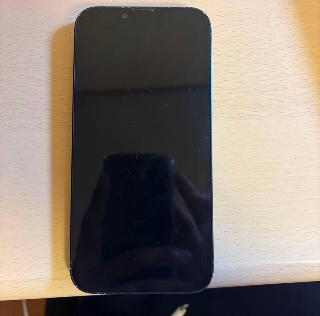 iPhone 13 ブラック 背面ひび割れあり