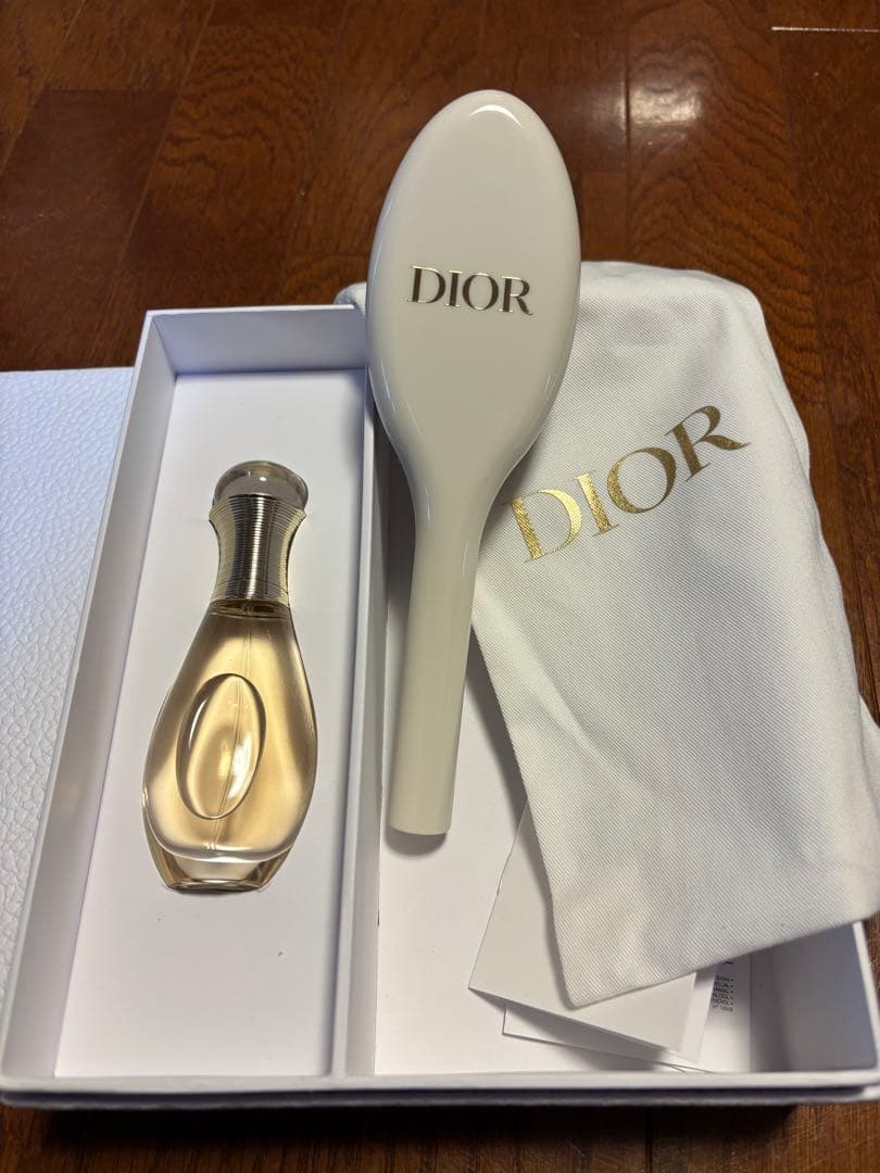 ディオール　バースデーギフト　ジャドールオードゥパルファン　ヘアミスト、ブラシ