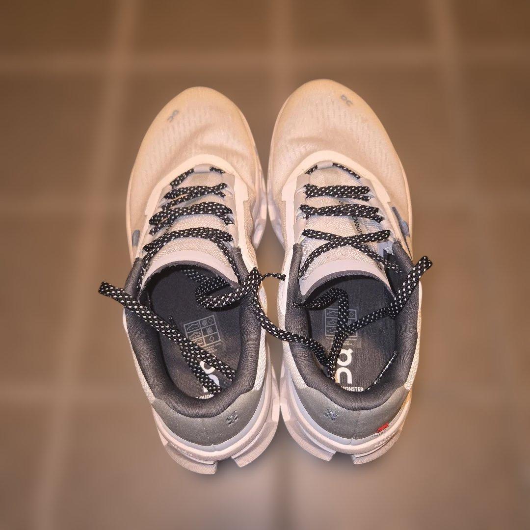 On Cloudmonster ホワイト スニーカー26.5+Cloudflow