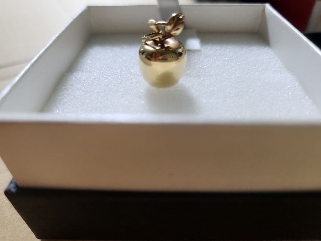 ウノアエレ　りんご　アップル