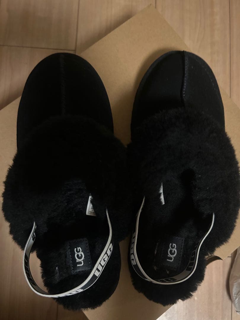UGG ファーサンダル　ファンケット　レディース　23.5 黒　キッズサイズ