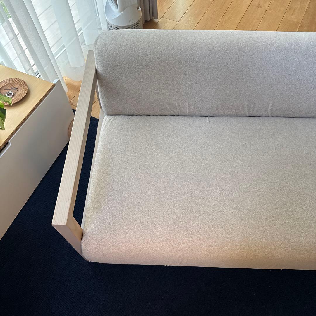 NOYES グレーソファ 木製フレーム モダンスタイル