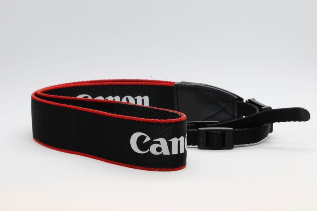 Canon kiss X8i ダブルズームキット　一眼