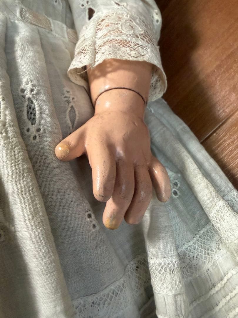 m*i様 PARIS アンティークビスクドール 青い目 白いドレス