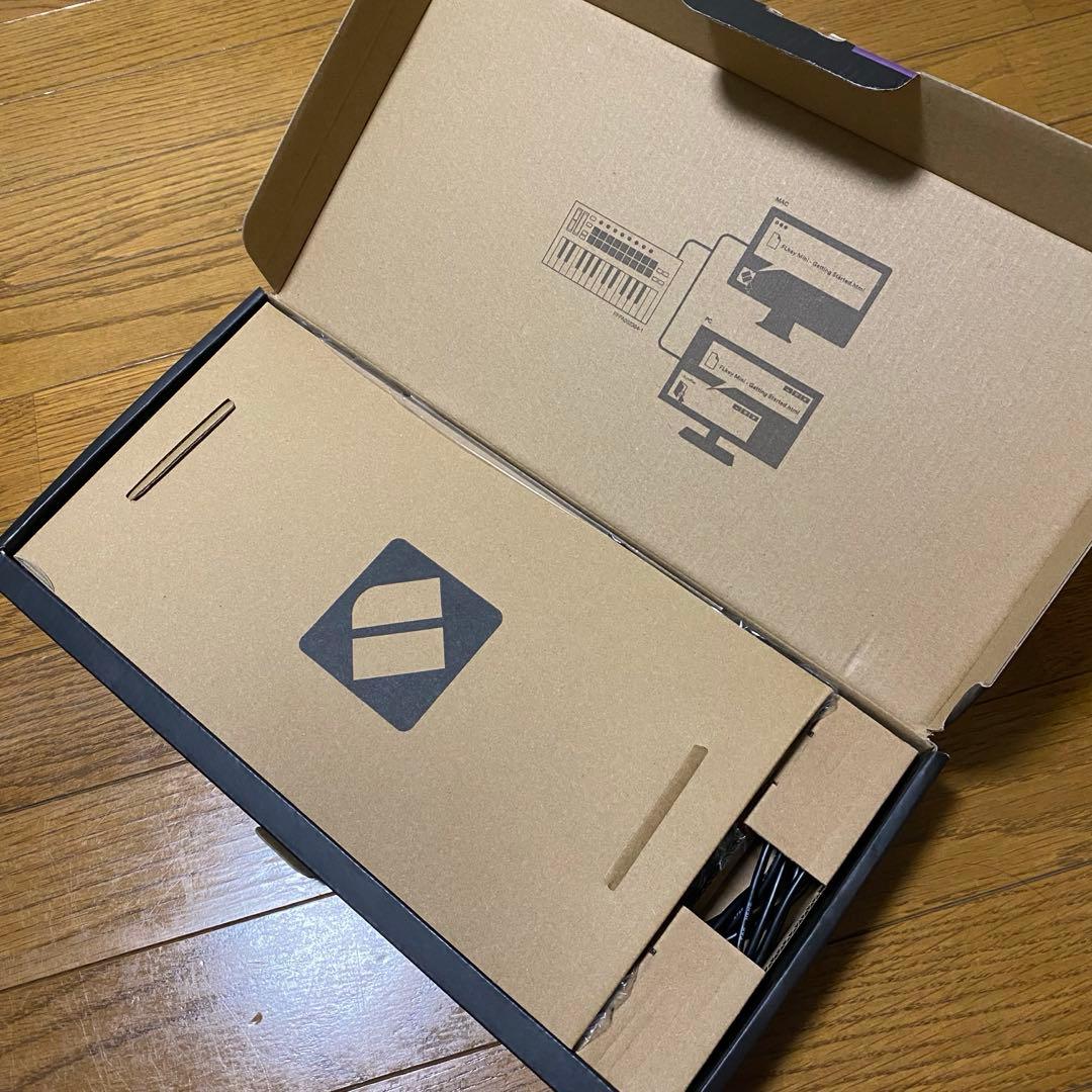 極美品★匿名　Novation FLKEY Mini MIDIキーボード 25鍵