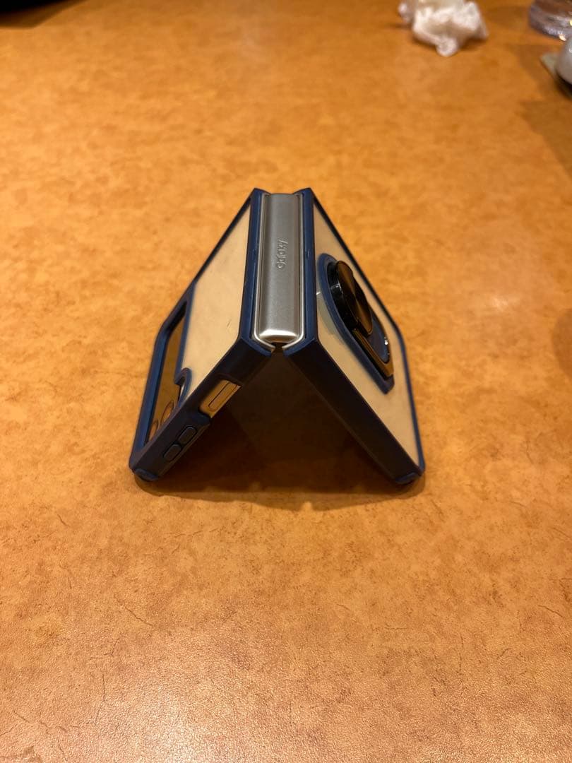 Samsung Galaxy Z Flip 3 SIMフリー128GB クリーム