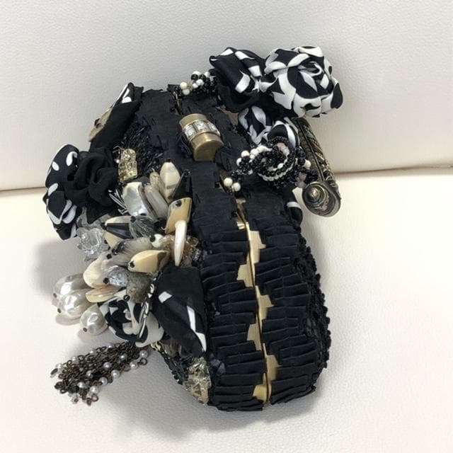 新品未使用★メリーフランシス 豪華ビーズ装飾 パーティーバッグ 黒、白、銀など