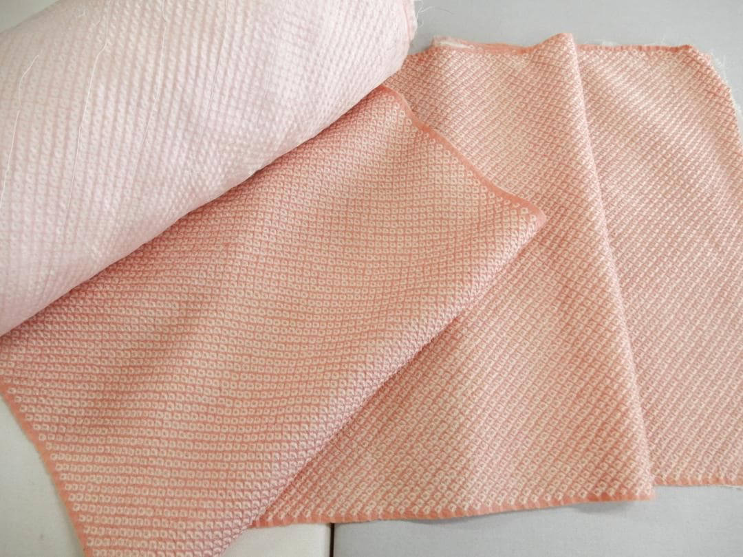 正絹・総疋田絞り着尺反物・巾だし済み品・和名 緋褪色