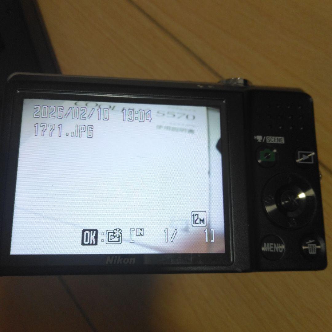 Nikon　COOLPIX　s570