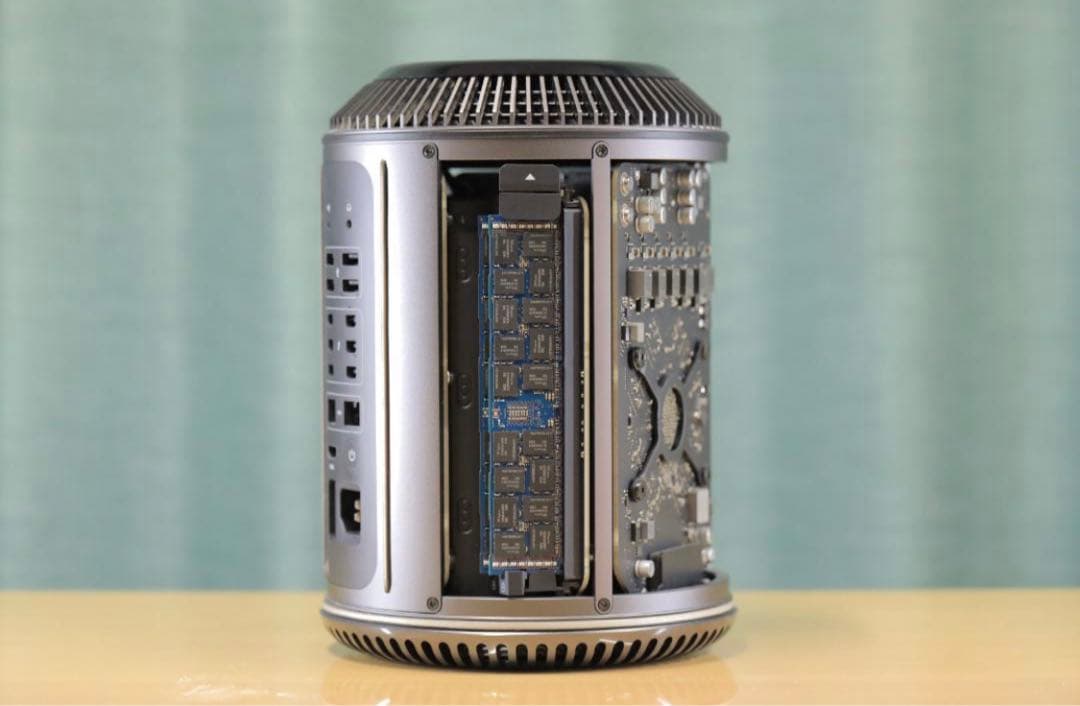 アップル // MacPro 2013 カスタマイズ [ 2TB, 64GB ]