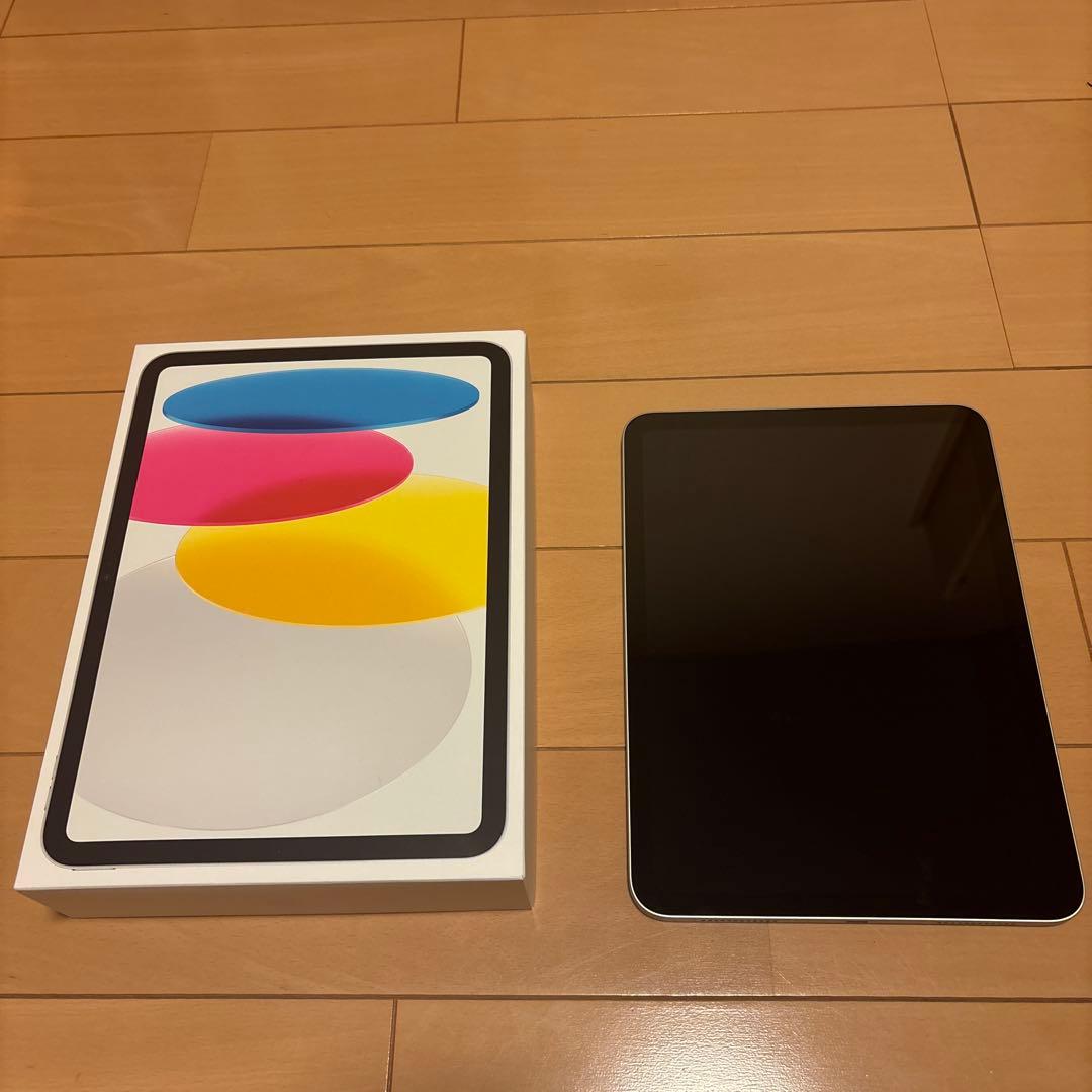 iPad（第10世代）64GB シルバー　ケース付き