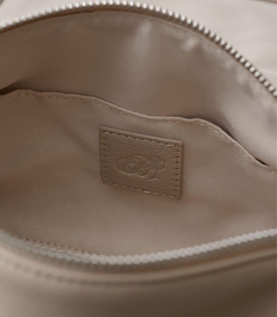 BEARDSLEY ビアズリー レザーボディバッグ