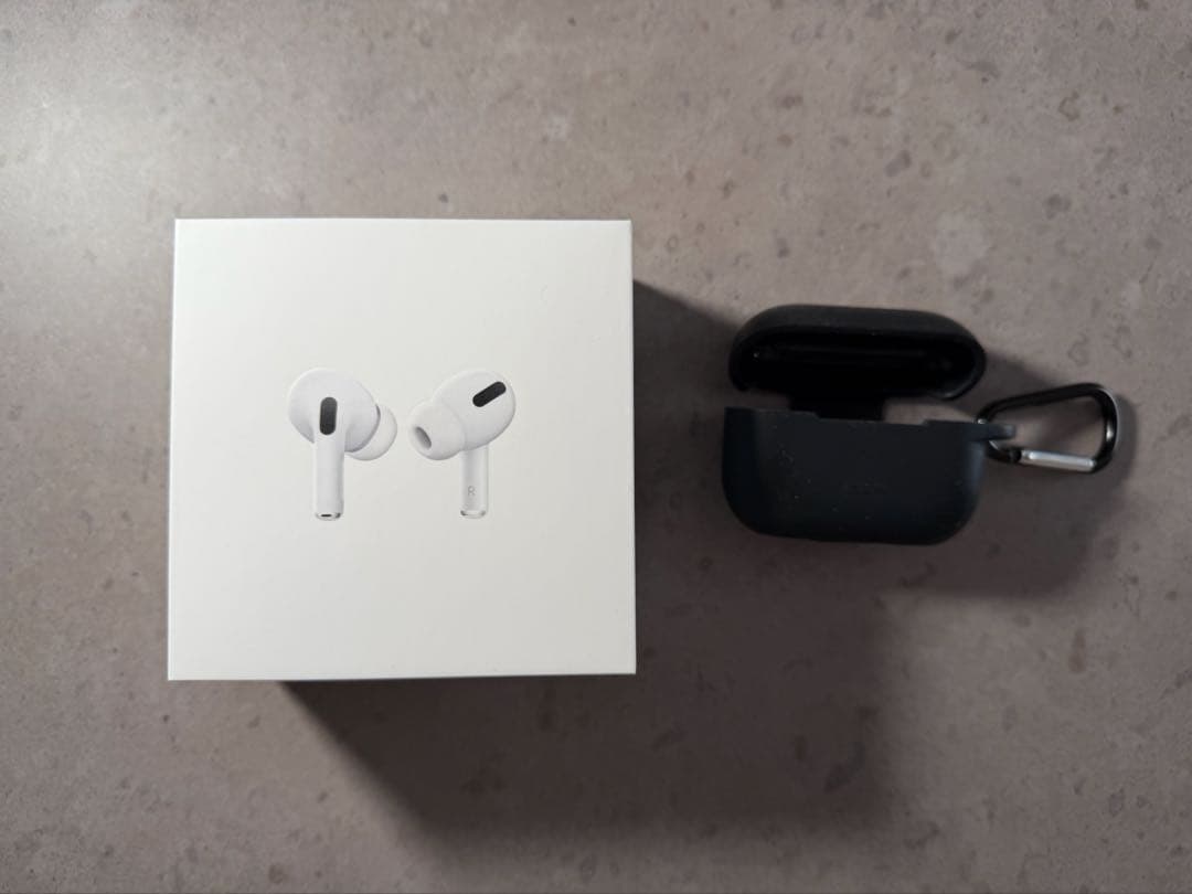 美品 AirPods PRO 第1世代　ケース付き