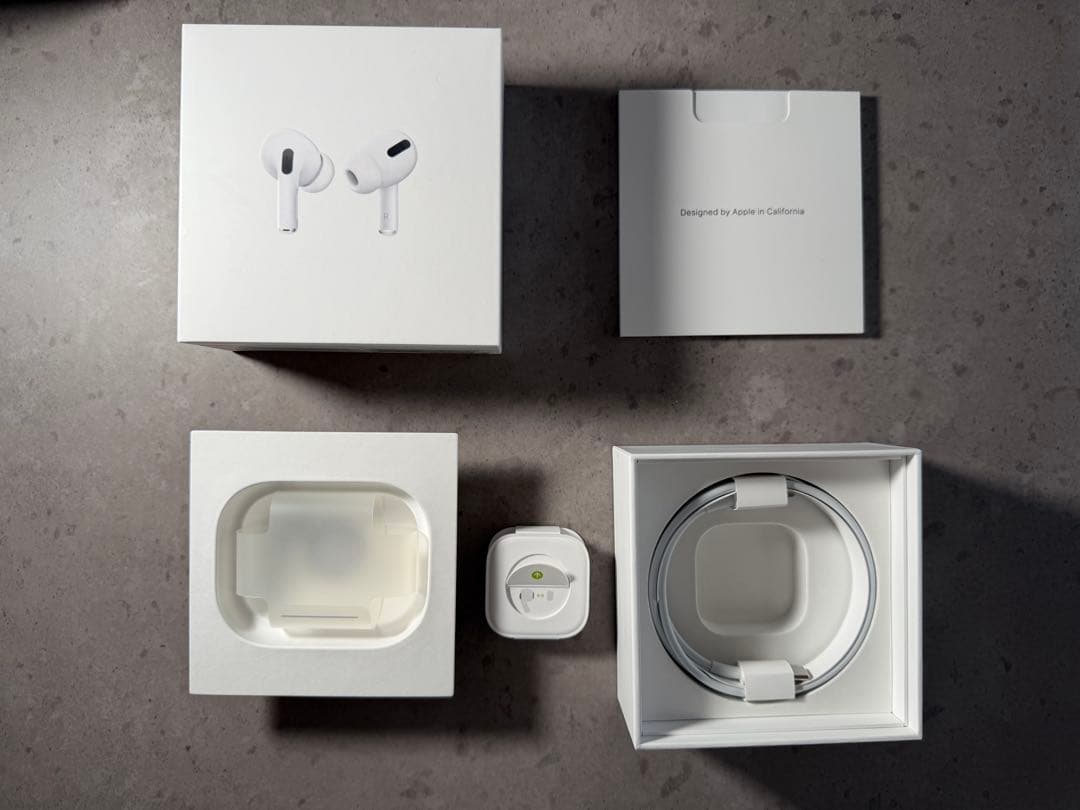 美品 AirPods PRO 第1世代　ケース付き