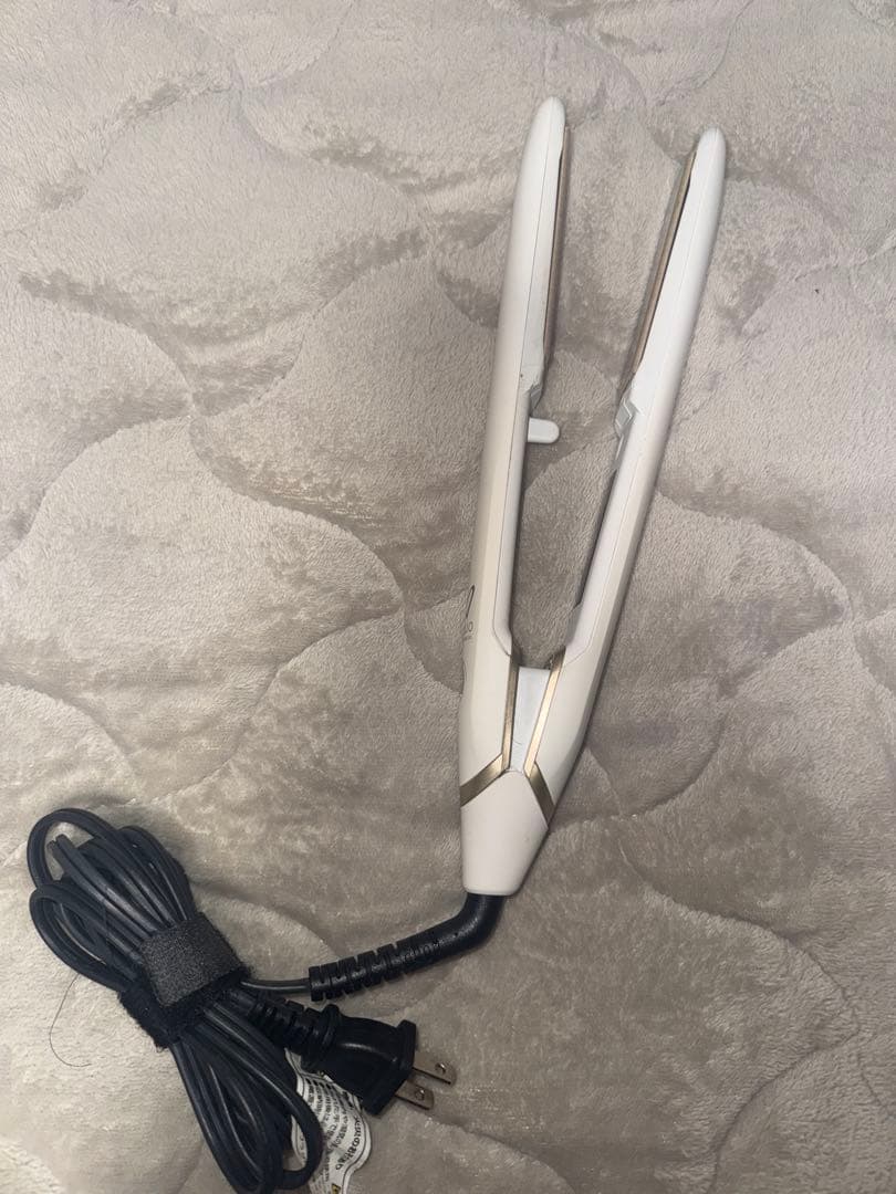 KINUJO ストレートアイロン 海外対応 ホワイト 値下げ中