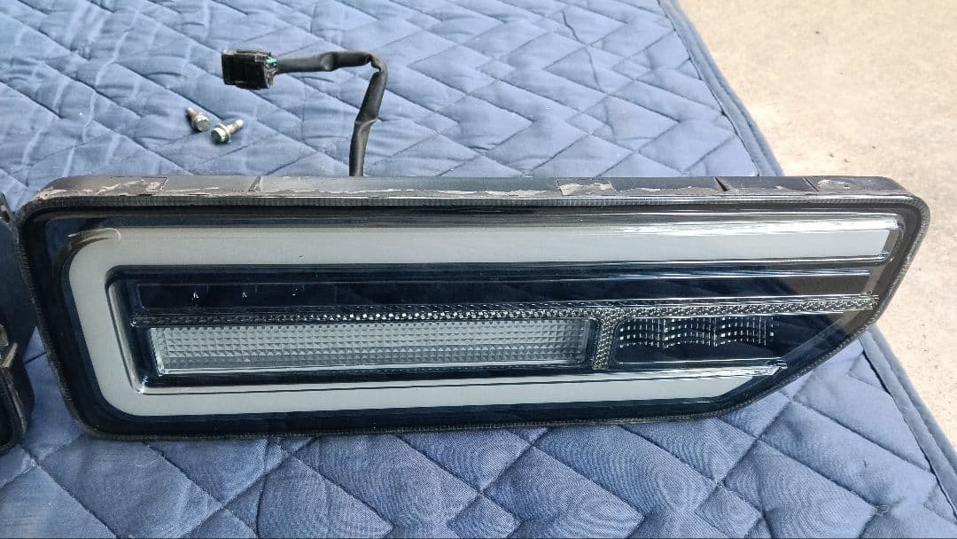 ジムニーJB64 テールランプ　シーケンシャルウィンカー　訳あり