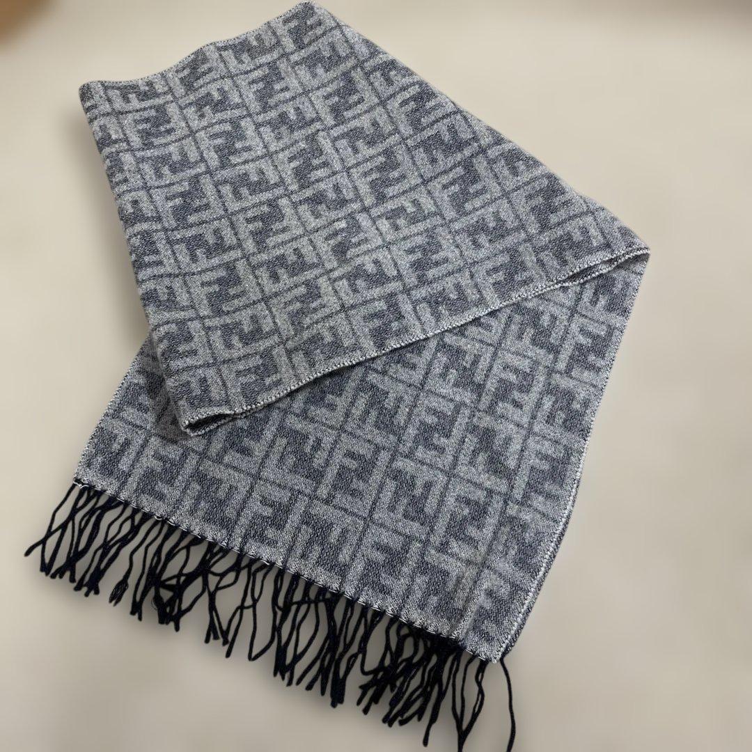 FENDI ズッカ柄 マフラー ストール グレー ユニセックス