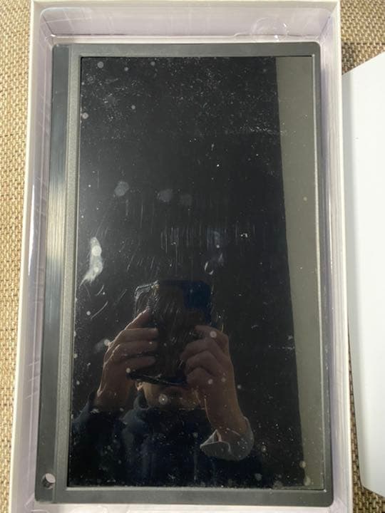 モバイルモニター　16インチ