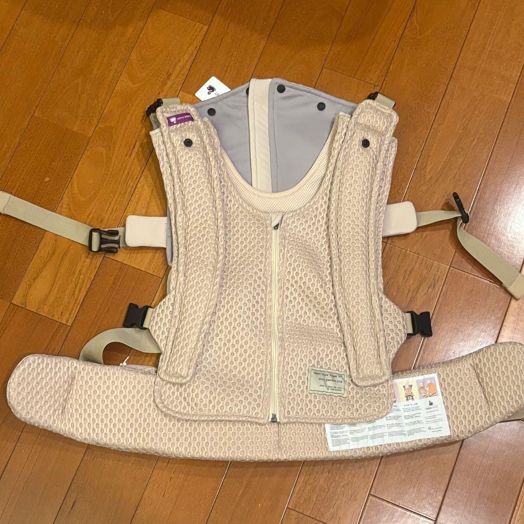 【新品未使用•タグ付き】べべスワン抱っこ紐 サンドベージュ