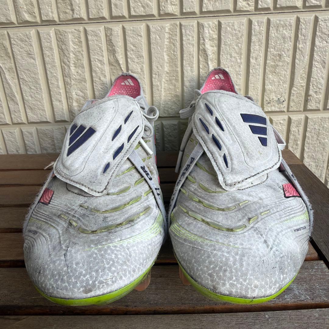 adidas Predator サッカーシューズ