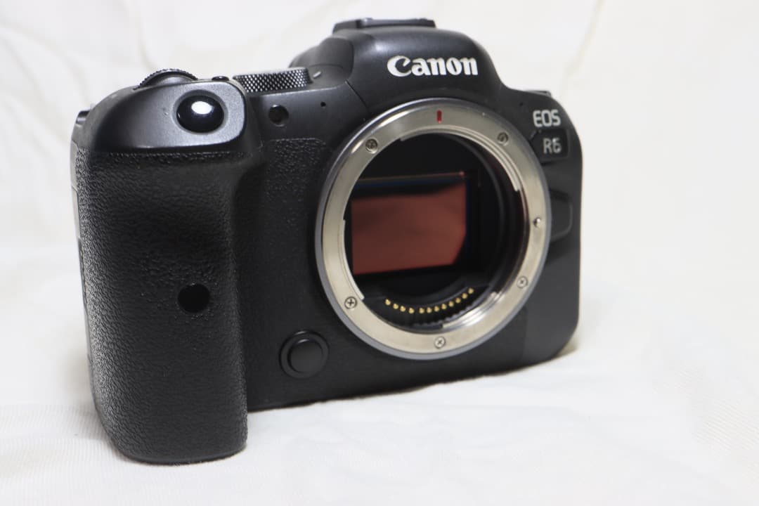 値下げCanon EOS R6 本体と付属品（バッテリは2個）　5600枚撮影
