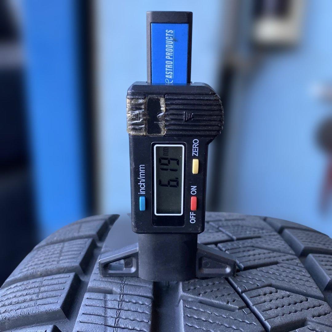 中古溝ありピレリスタッドレスセット215/50R17 インサイト、ジェイド