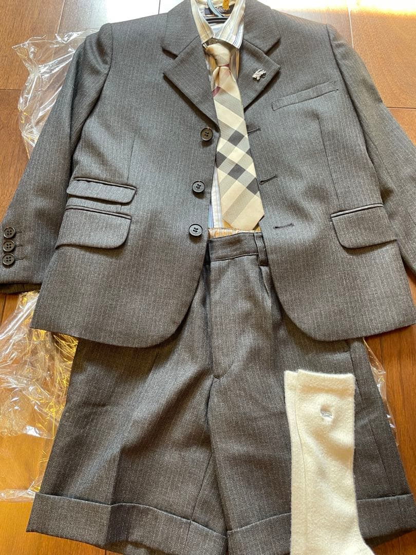 バーバリー　120 高級フォーマルスーツセット　ネクタイ　入学式　七五三　卒園式