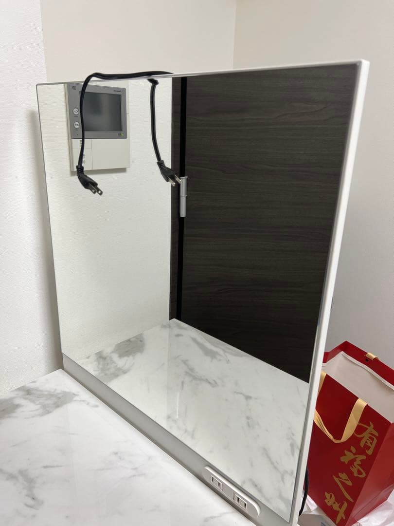 ホワイトドレッサー・鏡台(引き取りの場合は1万円)