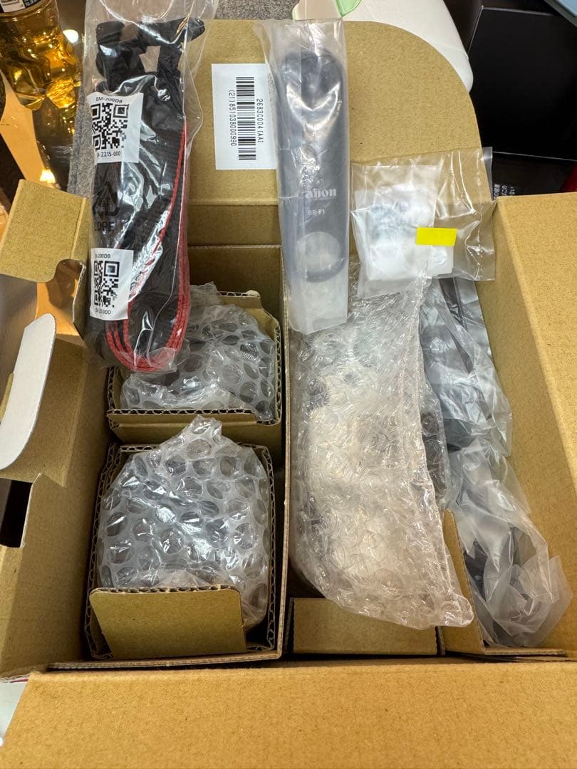 canon EOS Kiss M ダブルレンズ リモコン付♪カメラバック付♪