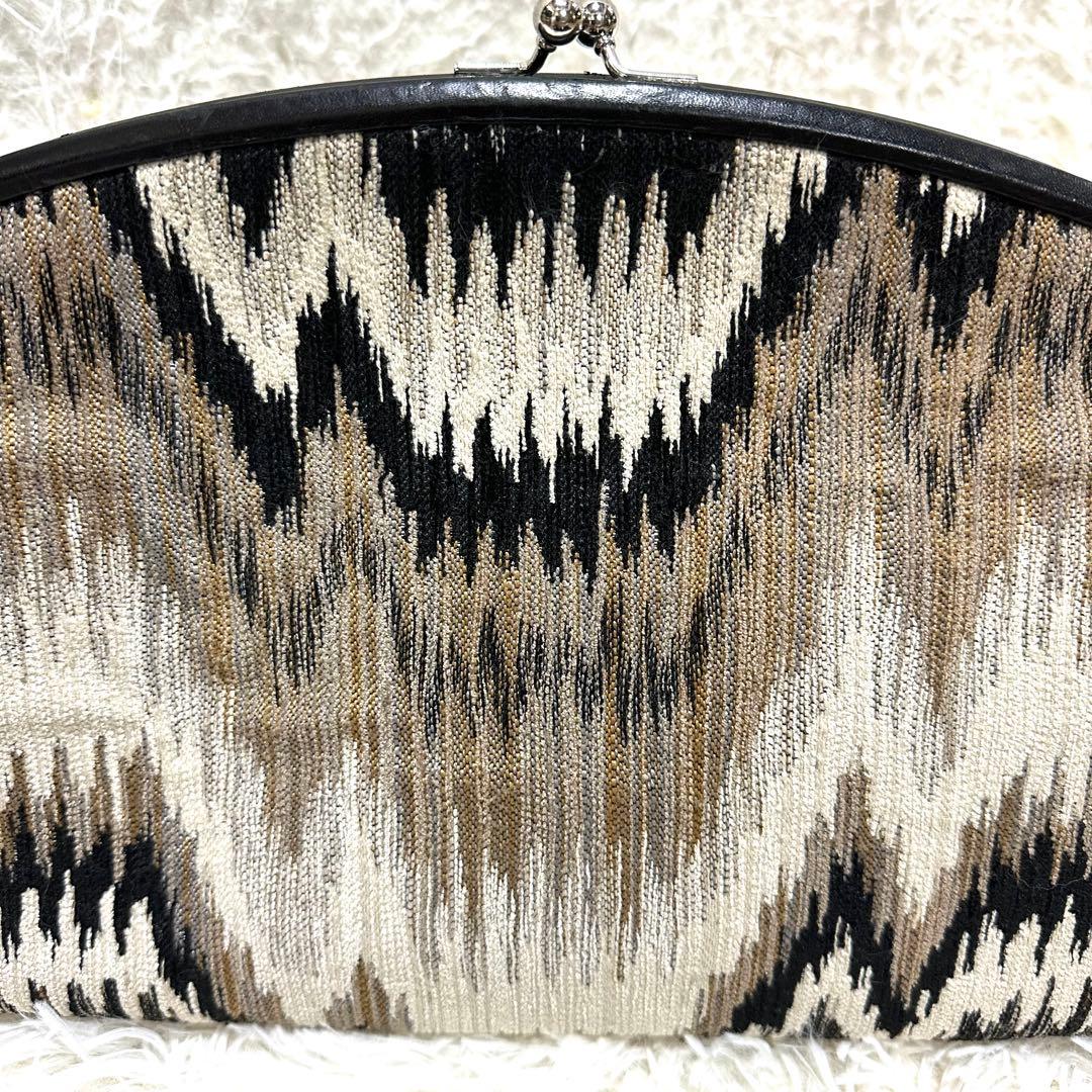 avacation アヴァケーション pillow shadow クラッチバッグ