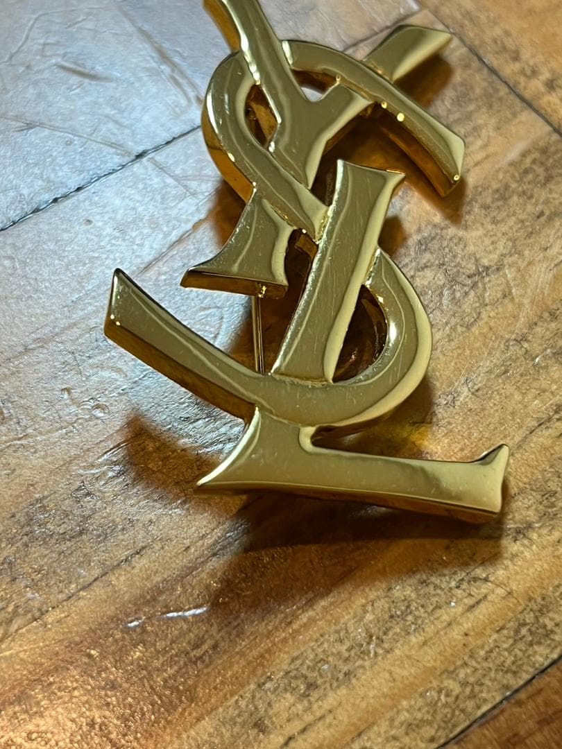 YSL　イヴサンローラン　ブローチ　ゴールド