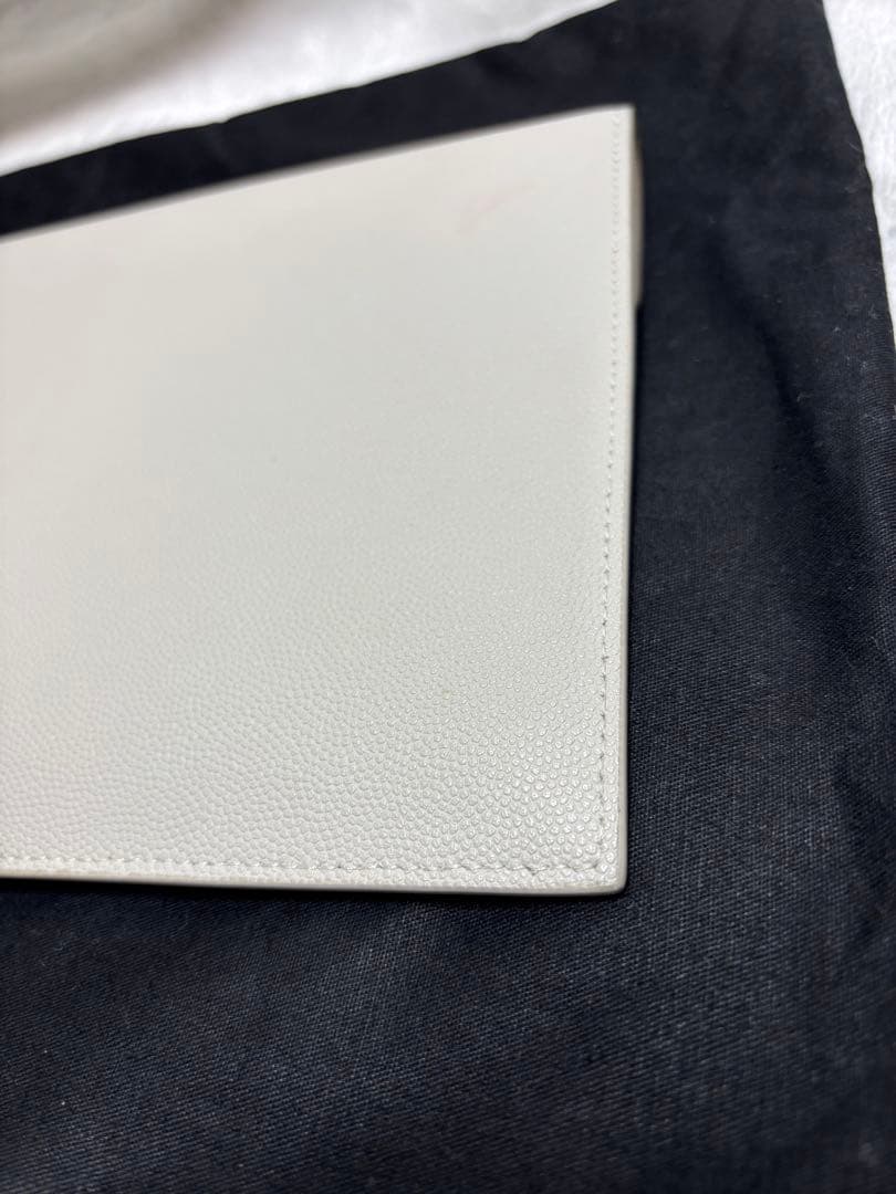 サンローラン アップタウン ポーチ (グレイン・ド・プードルエンボスレザー)美品