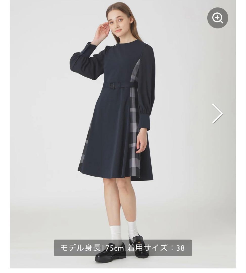 ブルーレーベルクレストブリッジ　紺　ワンピース