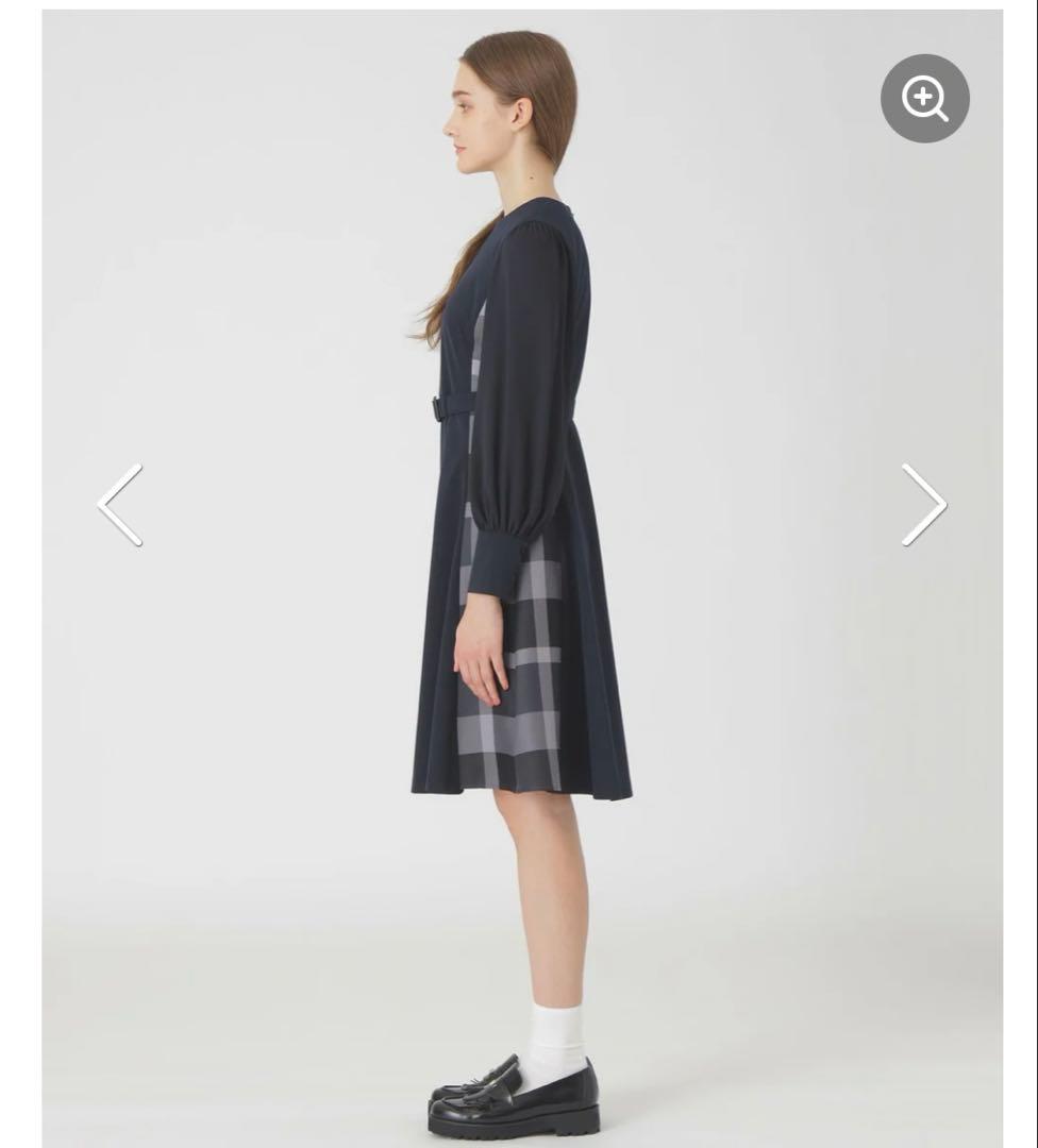 ブルーレーベルクレストブリッジ　紺　ワンピース