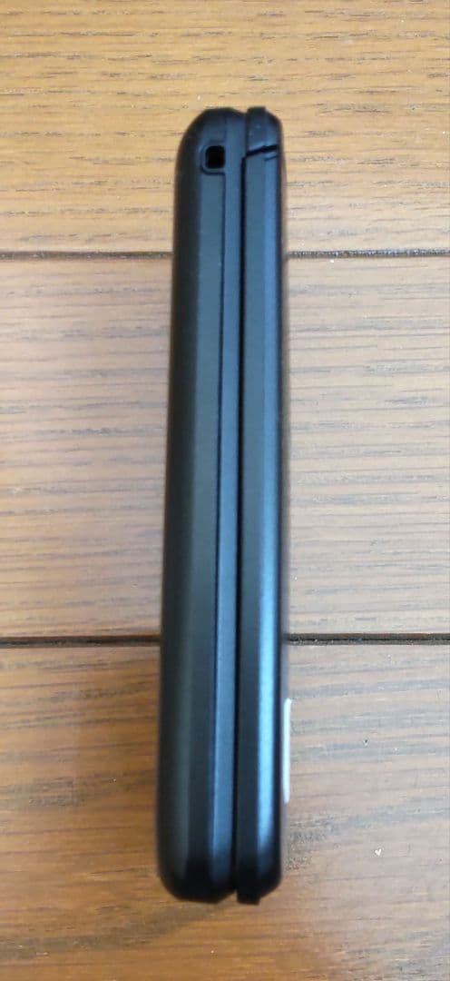 【美品】GRATINA KYF42 ブラック　携帯電話