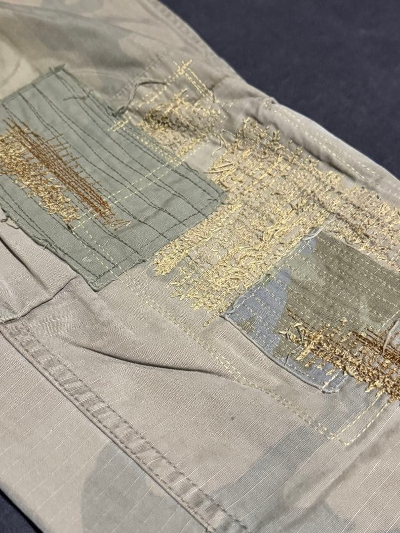 中国長城グレイトチャイナウォール　リメイクパンツカーキ