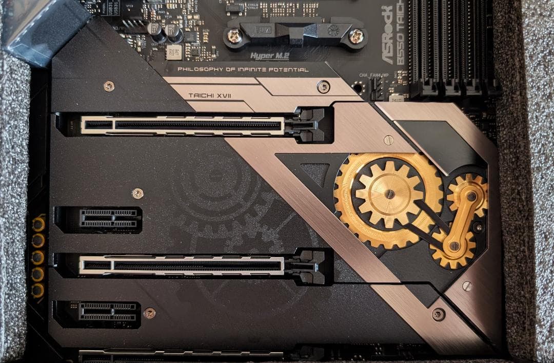 【新品・未使用】ASRock B550 Taichi ATXマザーボード