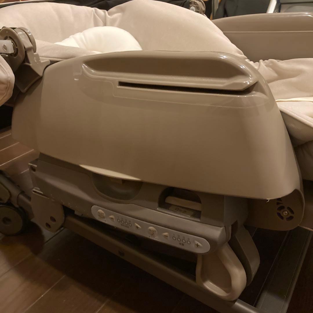 ベージュ コンビ　オートスウィング　ネムリラ