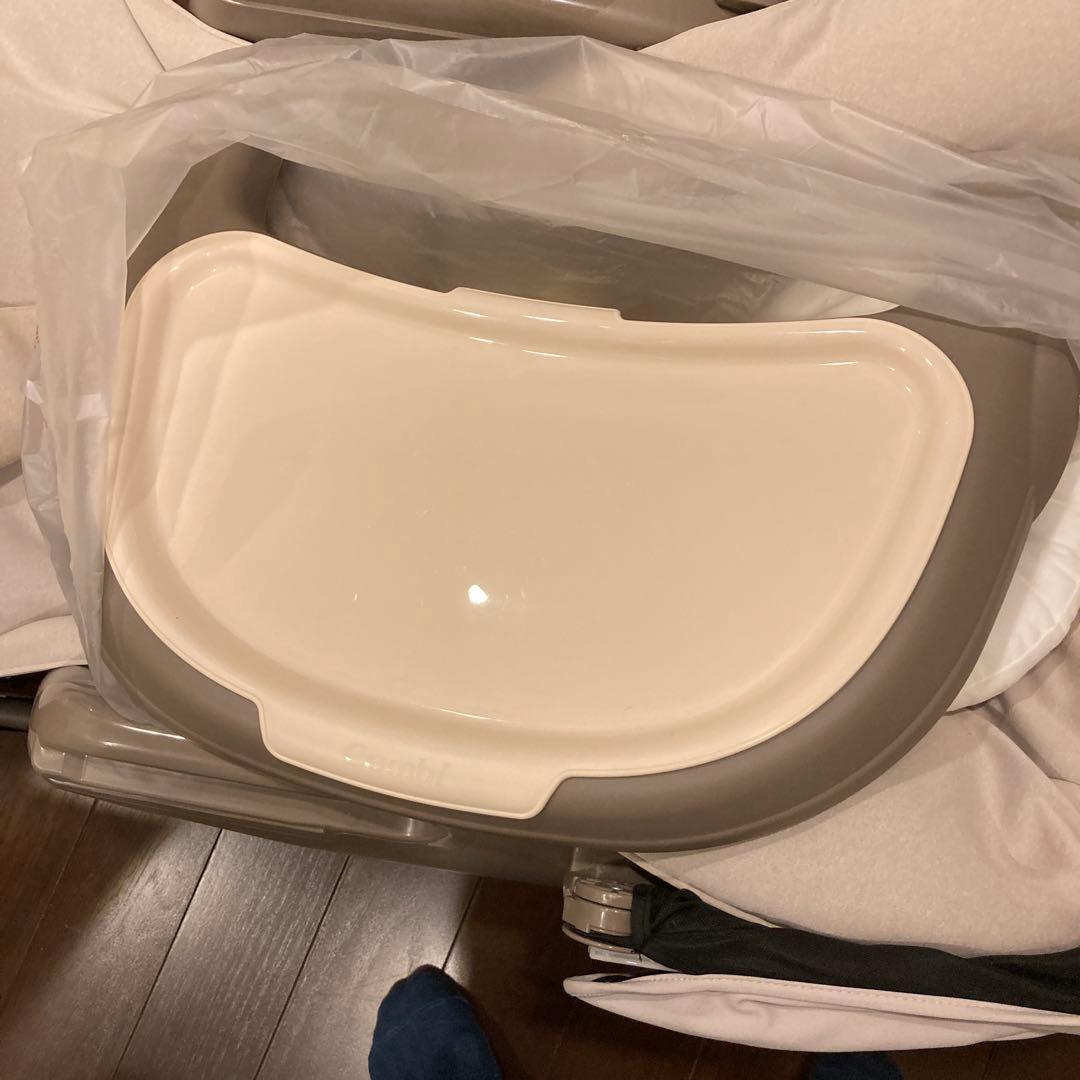 ベージュ コンビ　オートスウィング　ネムリラ