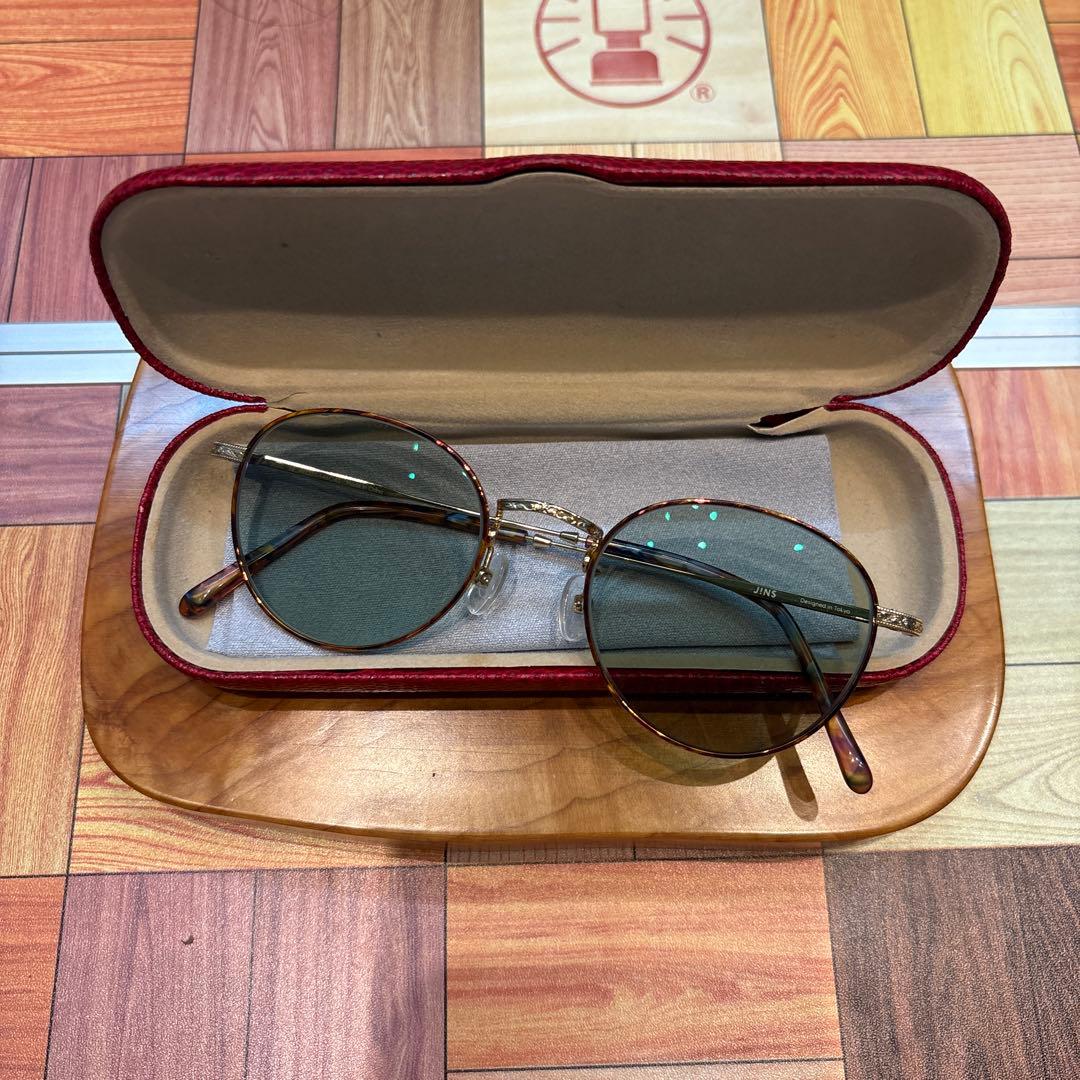 貴重品　イタリア製　眼鏡ケース　革製　お洒落　小ぶり