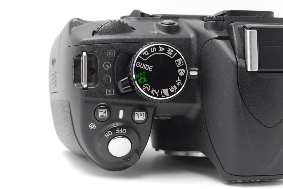 【新品級ショット数　美品】Nikon D3100　スマホ転送　動画も撮影できる